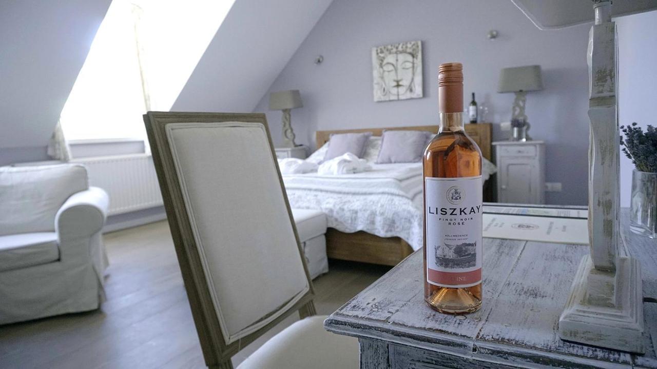 Hotel Liszkay Borkúria Monoszlo Zewnętrze zdjęcie